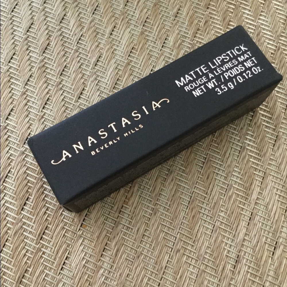 💋 Anastasia Beverly Hills lipstick